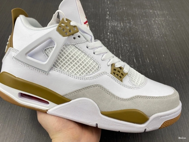Boostmaster lin DR5415-120 Retro Jordan 4 SB 0701